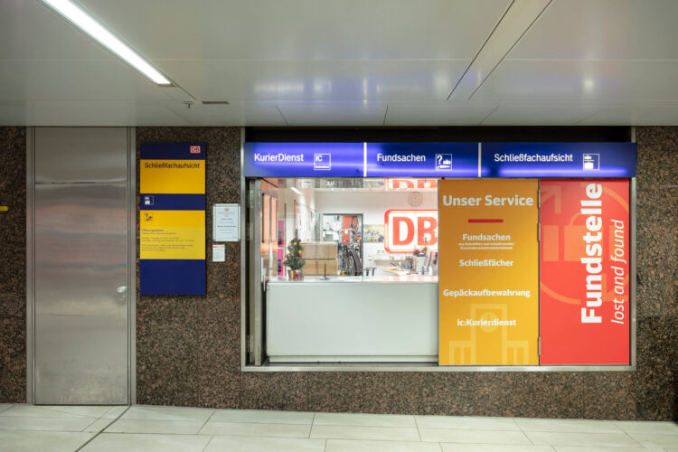 Das Fundbüro der Deutschen Bahn am Düsseldorfer Hauptbahnhof