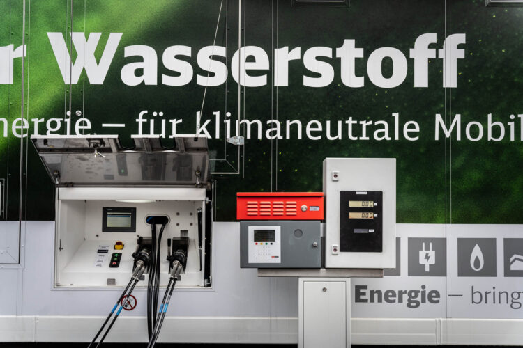 Eine computergesteuerte Wasserstoff-Tankstelle