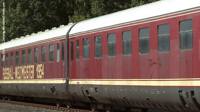Die Waggons des rot-weißen Weltmeisterzuges