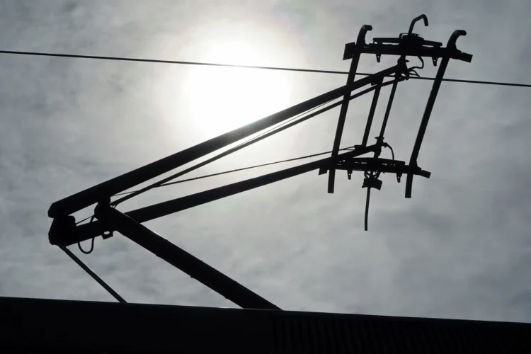 Stromabnehmer an der Oberleitung