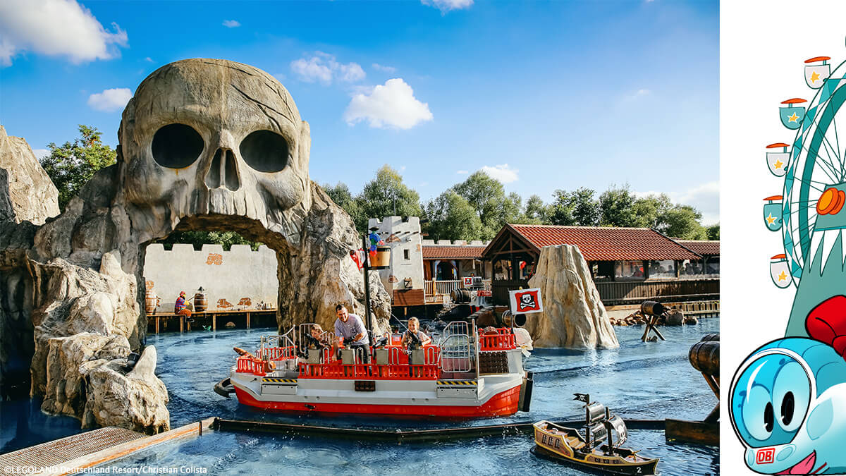 Familie auf Piratenschiff im LEGOLAND Deutschland Resort (Bayern)