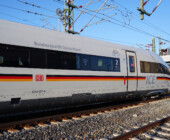 Deutsche Bahn AG / Oliver Lang ICE mit Sonderlackierung Deutschlandfarben