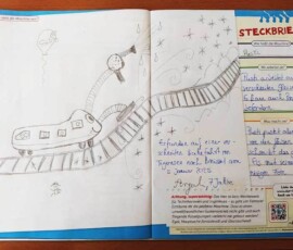 Pusti, arbeitet auf verschneiten Gleisen