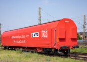 Ein roter m2-Wagen